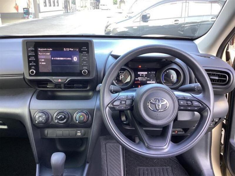 YARIS CROSS