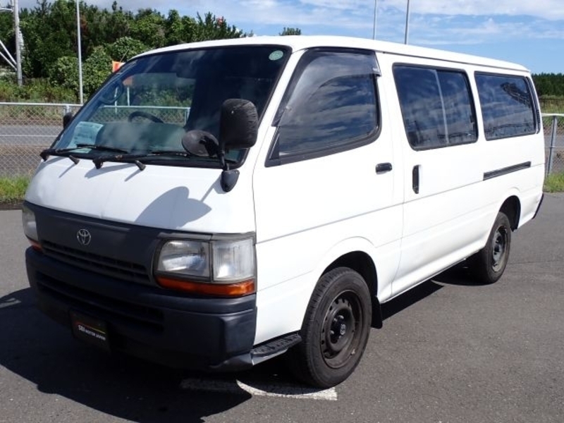 TOYOTA HIACE