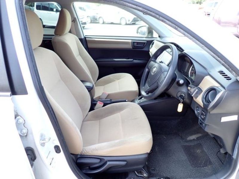 COROLLA AXIO