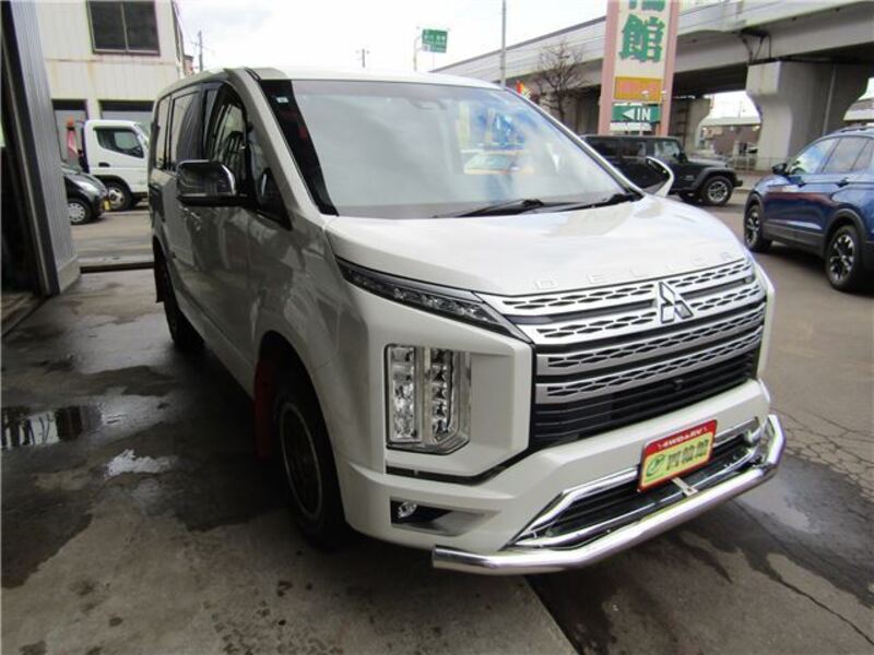 MITSUBISHI DELICA D5