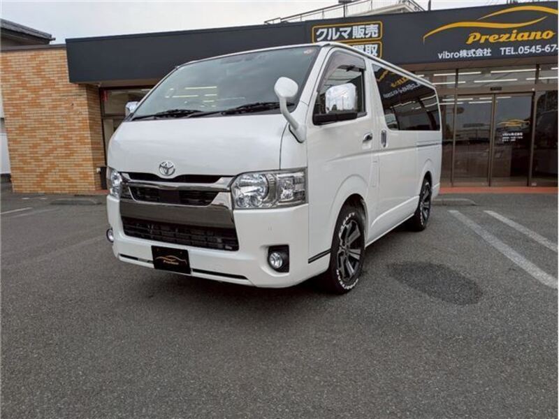 TOYOTA HIACE