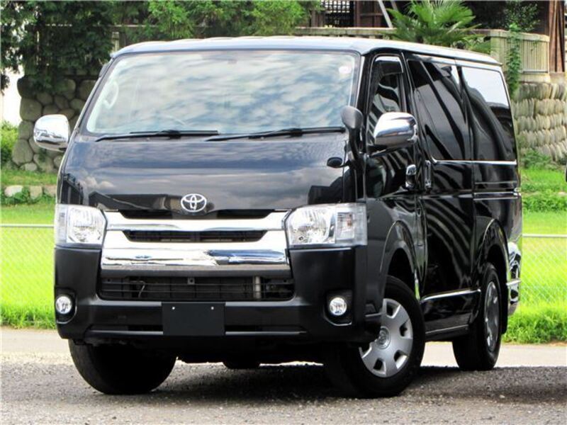 TOYOTA HIACE VAN