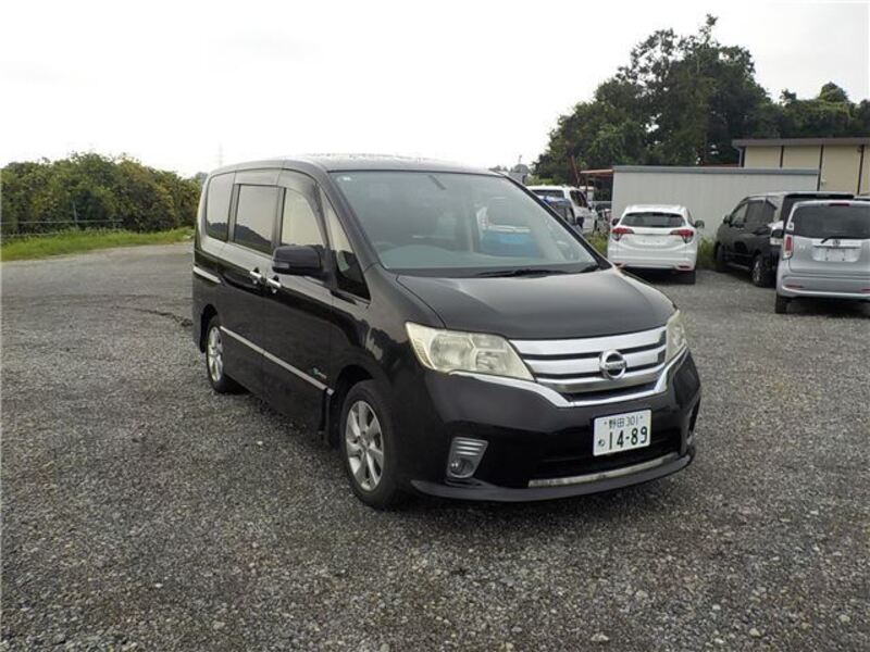 NISSAN SERENA