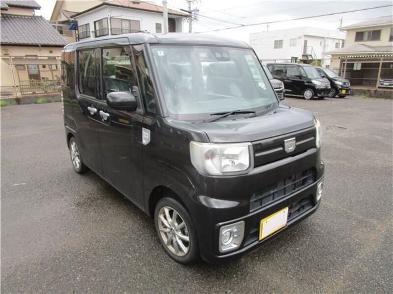 DAIHATSU WAKE