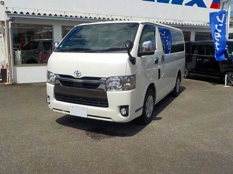 TOYOTA HIACE VAN