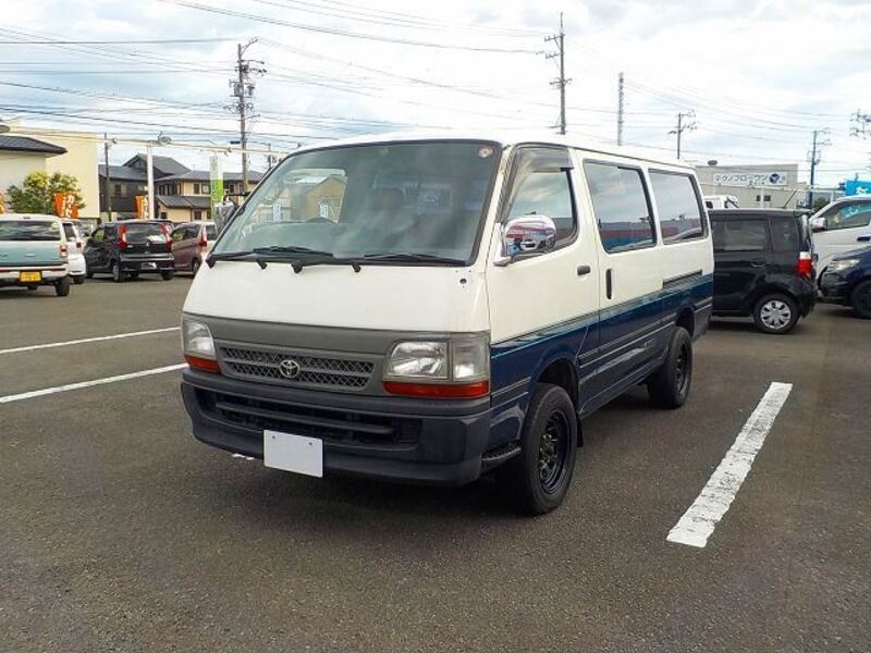 TOYOTA HIACE VAN