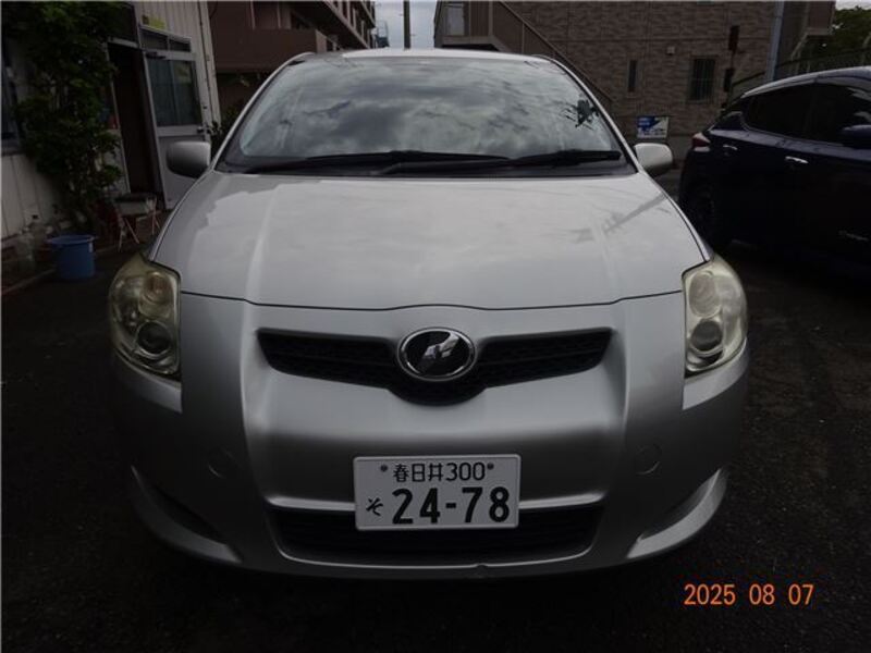 TOYOTA AURIS