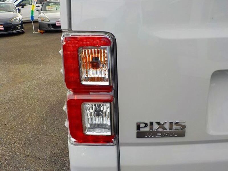 PIXIS MEGA