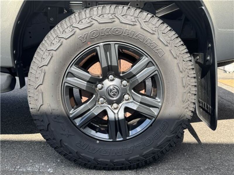 HILUX
