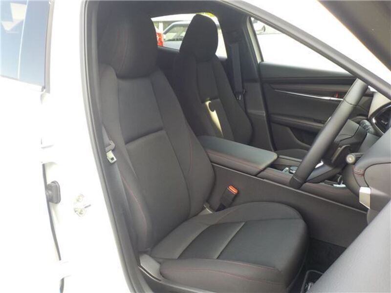 MAZDA3