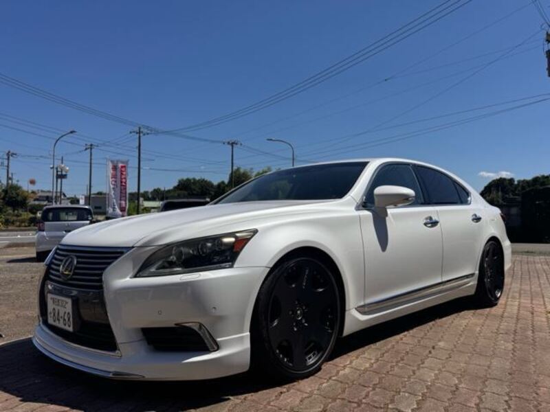 LEXUS LS