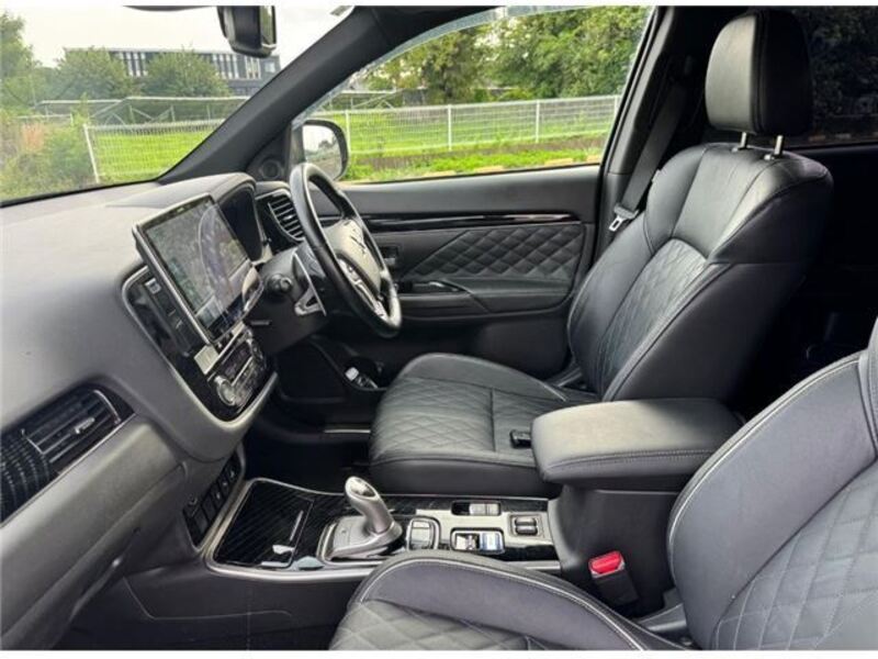 OUTLANDER PHEV