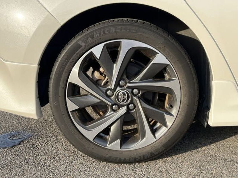 AURIS HYBRID