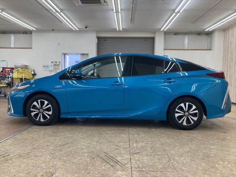 PRIUS PHV