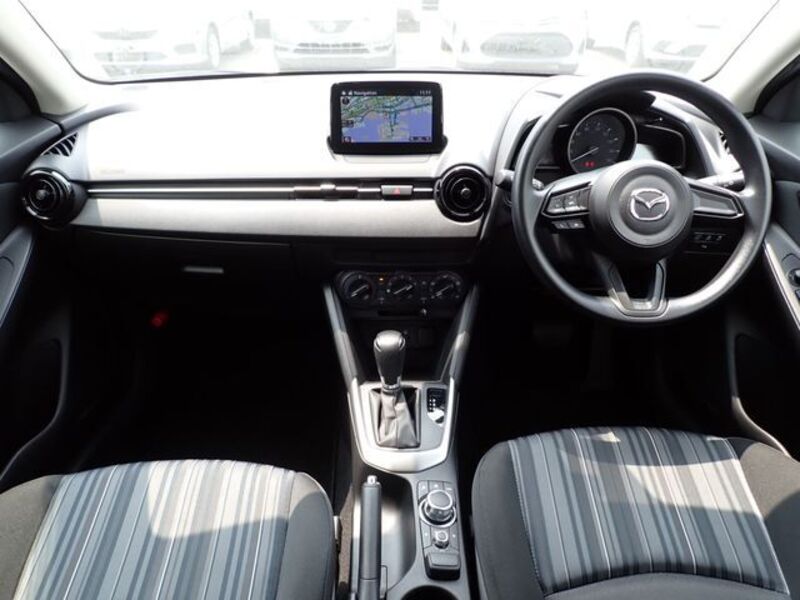 MAZDA2