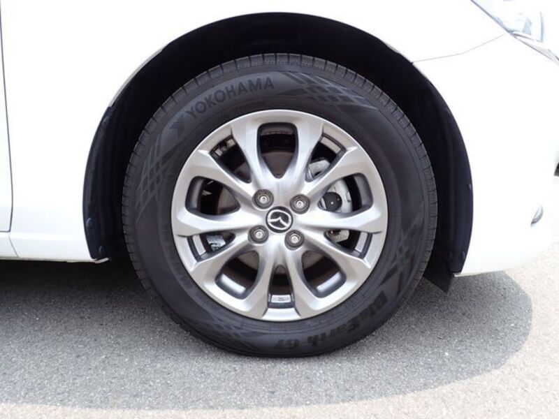MAZDA2