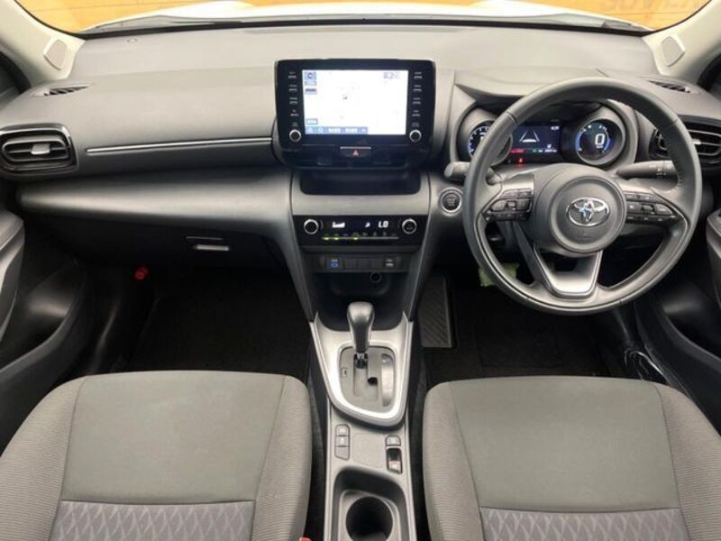 YARIS CROSS