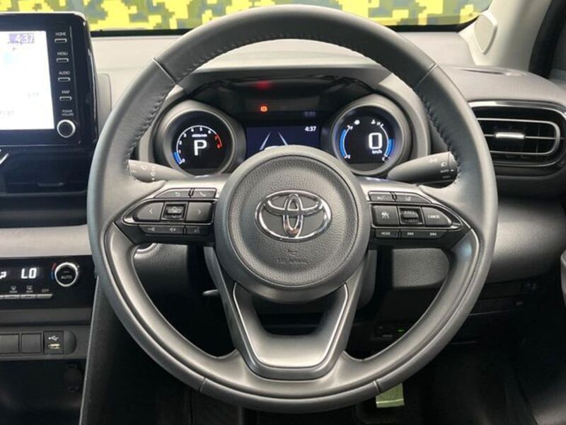 YARIS CROSS