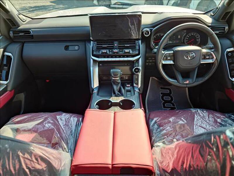 LAND CRUISER