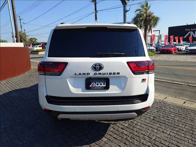 LAND CRUISER