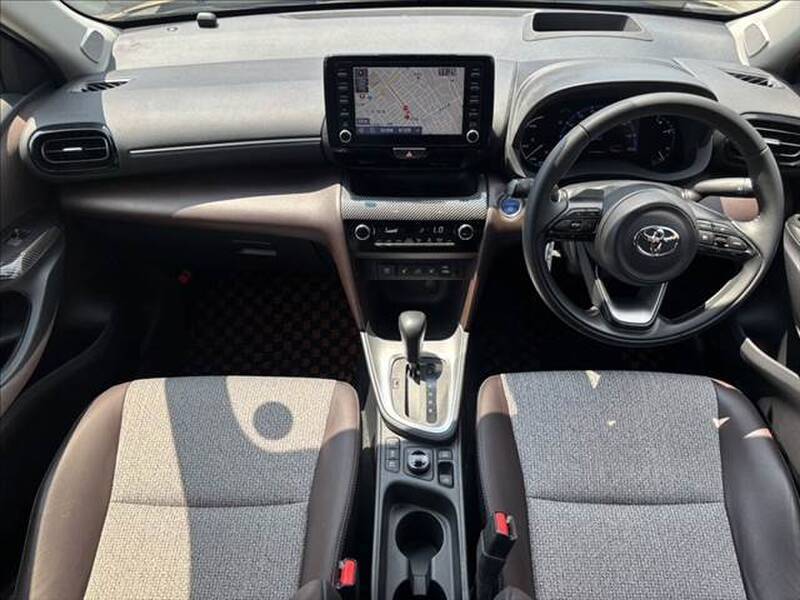 YARIS CROSS