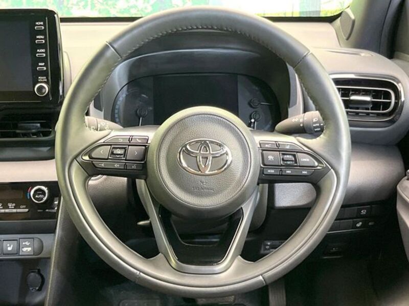 YARIS CROSS