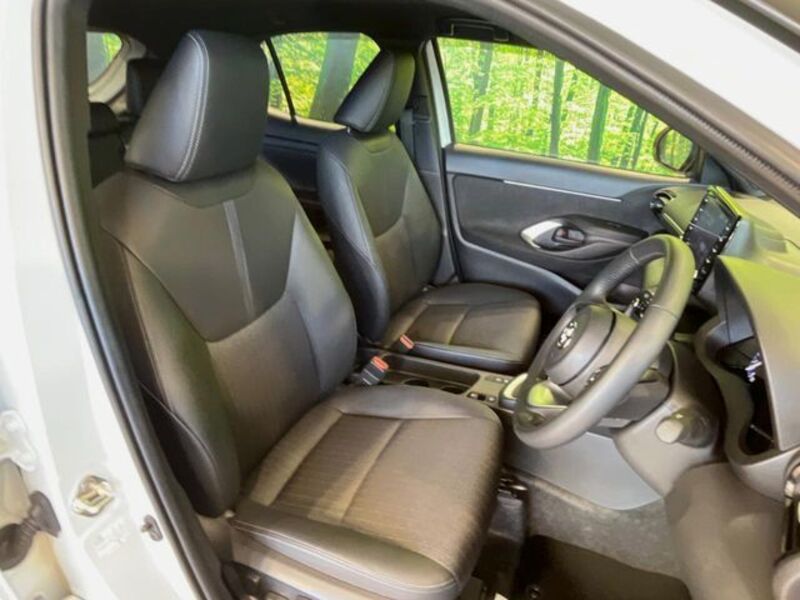 YARIS CROSS