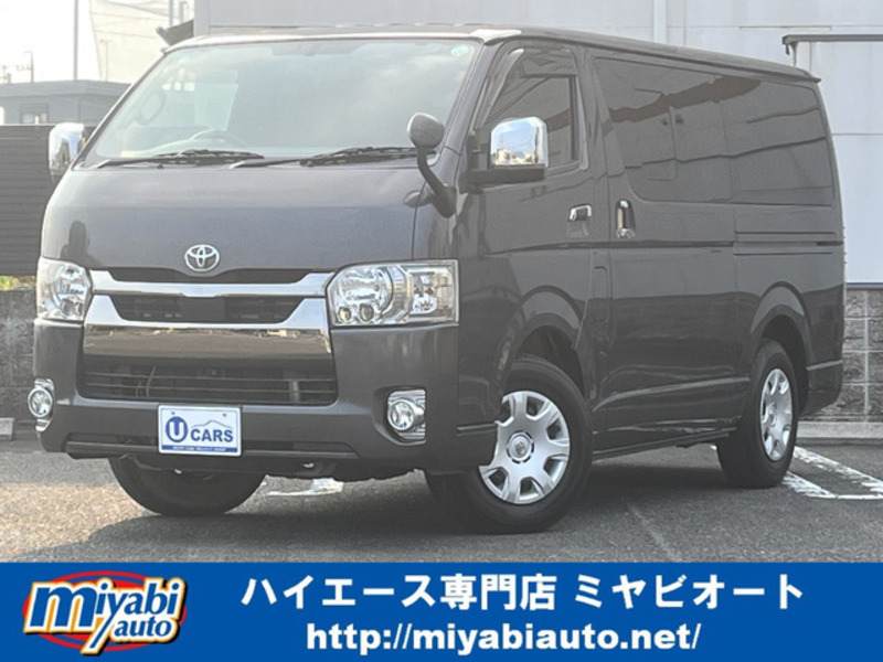 TOYOTA HIACE VAN