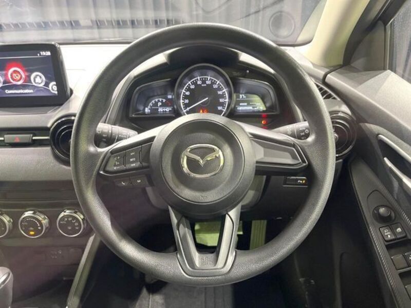 MAZDA2