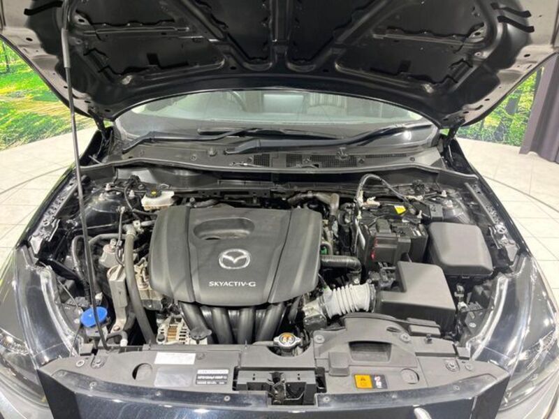 MAZDA2