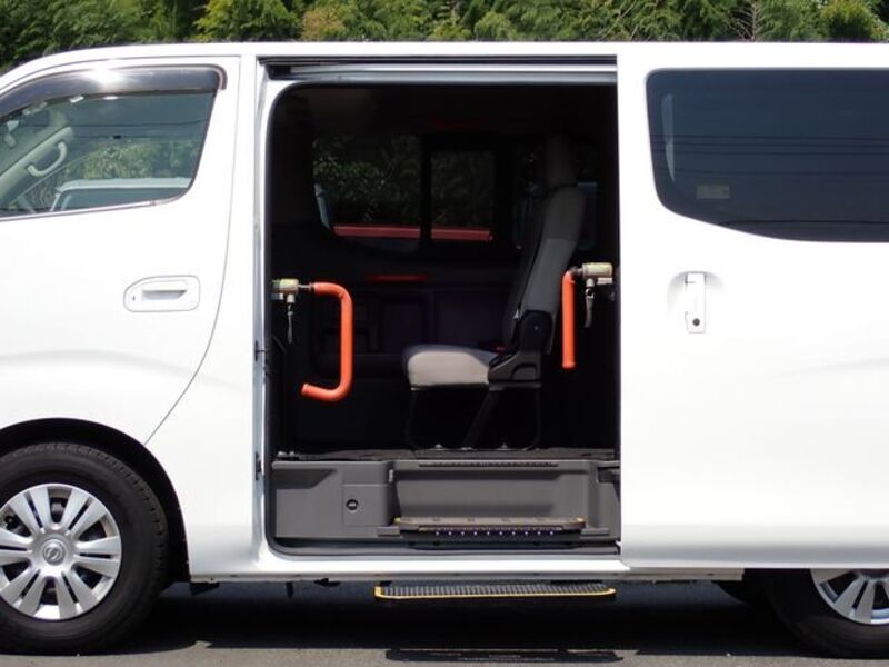 NV350 CARAVAN WAGON