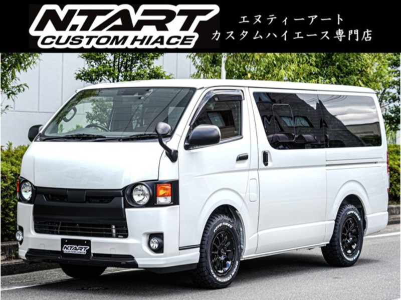 TOYOTA HIACE VAN