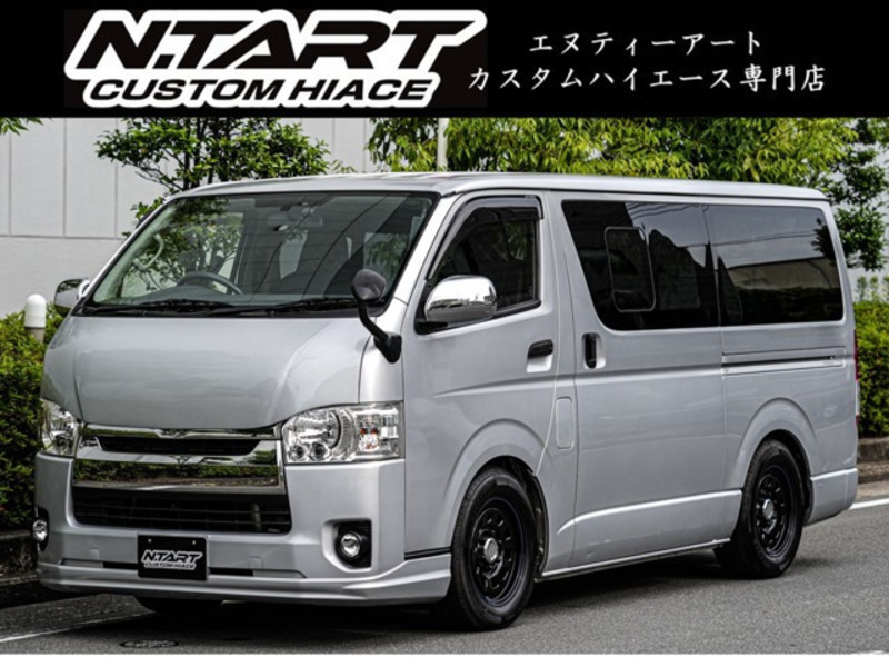 TOYOTA HIACE VAN