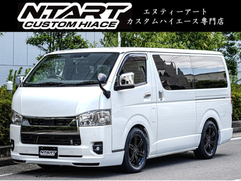 TOYOTA HIACE VAN