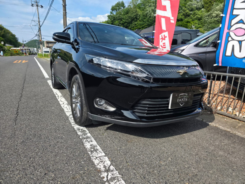 TOYOTA HARRIER