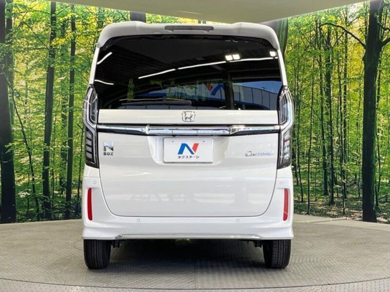 N BOX CUSTOM