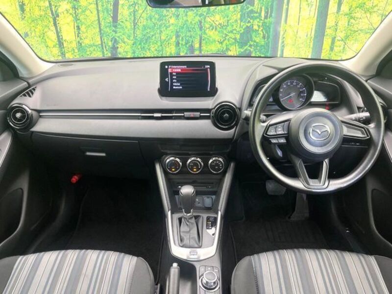 MAZDA2