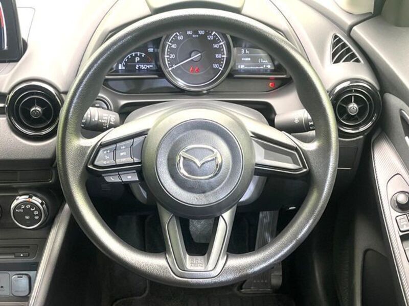 MAZDA2