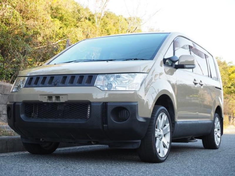 MITSUBISHI DELICA D5