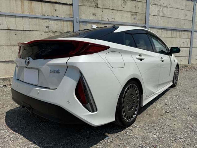 PRIUS PHV