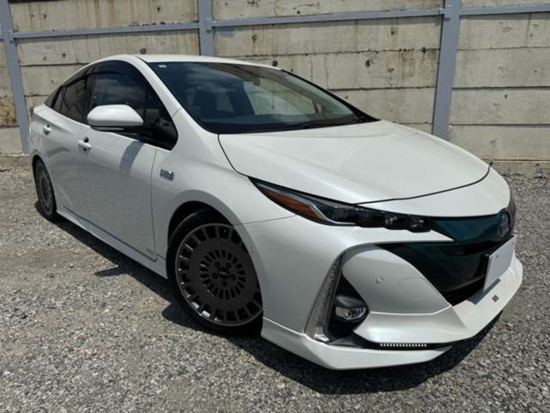PRIUS PHV
