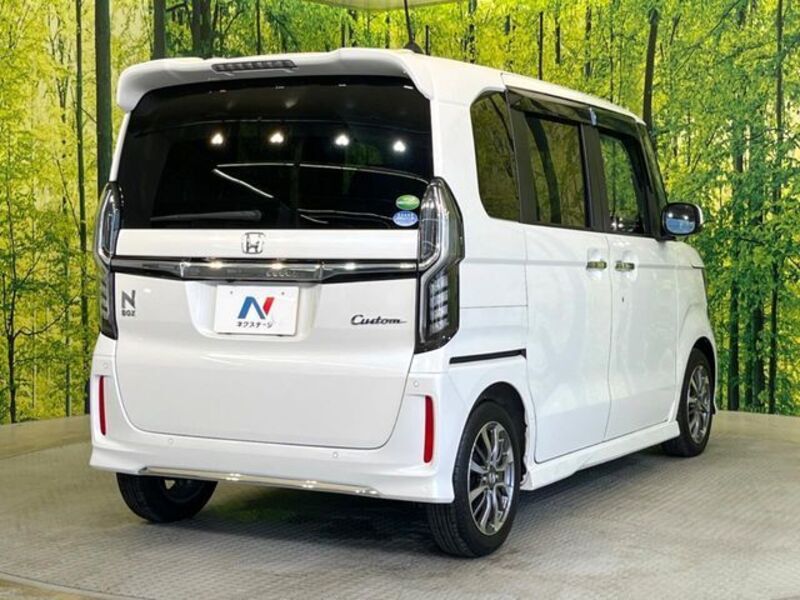 N BOX CUSTOM