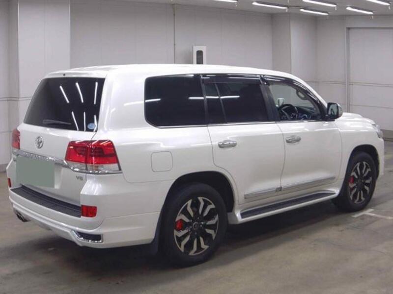 LAND CRUISER