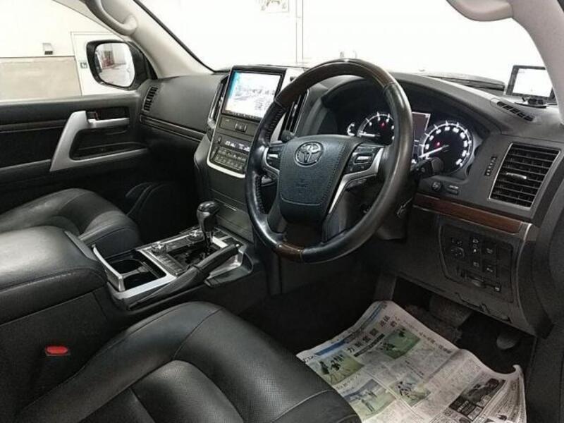 LAND CRUISER
