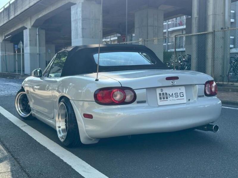 ROADSTER