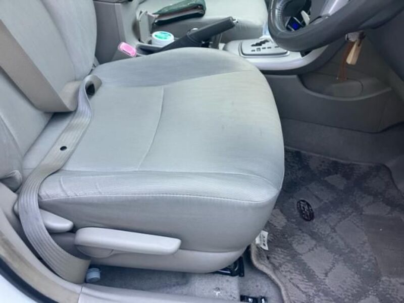 COROLLA AXIO