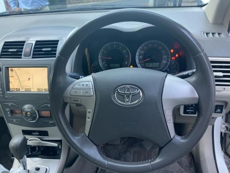 COROLLA AXIO