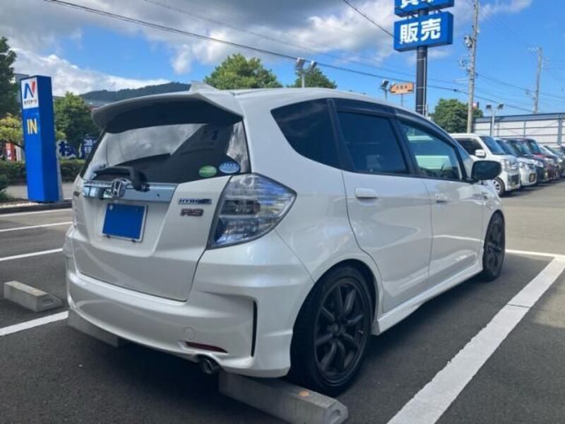 FIT HYBRID