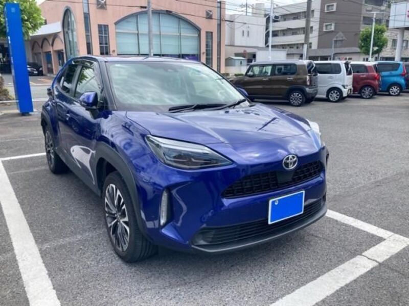 YARIS CROSS