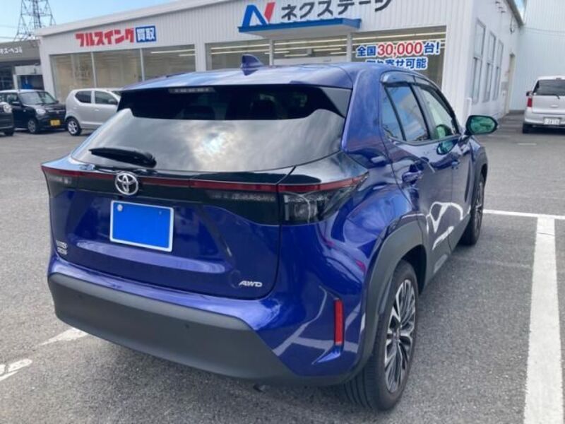 YARIS CROSS